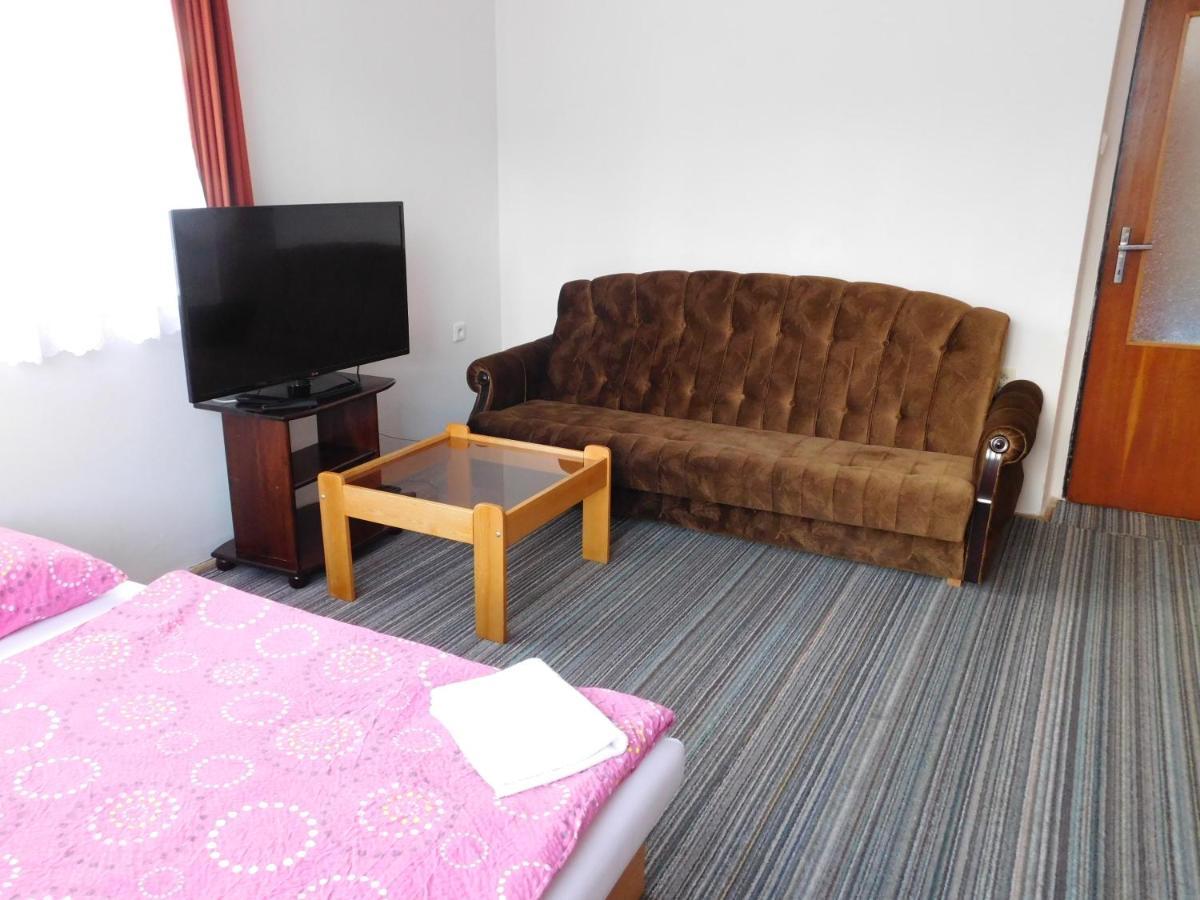 Pension U Mojmíra Rokytnice nad Jizerou Bagian luar foto